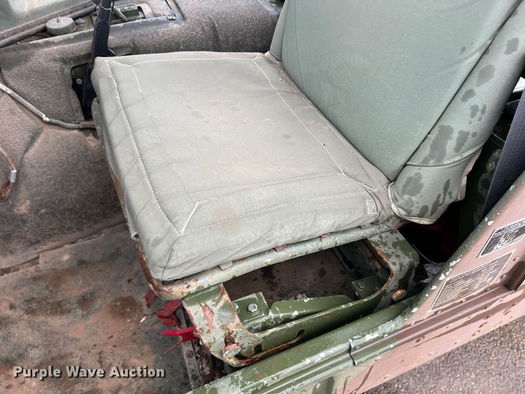 image for item DS2806 Am General M1097R1 HMMWV  SUV