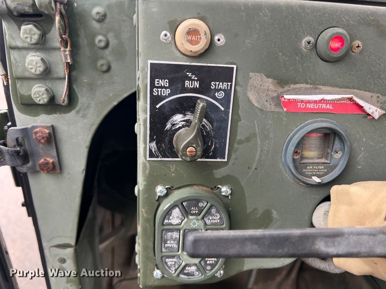 image for item DS2806 Am General M1097R1 HMMWV  SUV