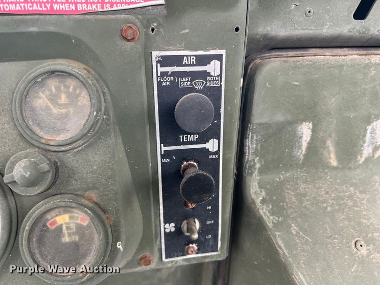 image for item DS2806 Am General M1097R1 HMMWV  SUV