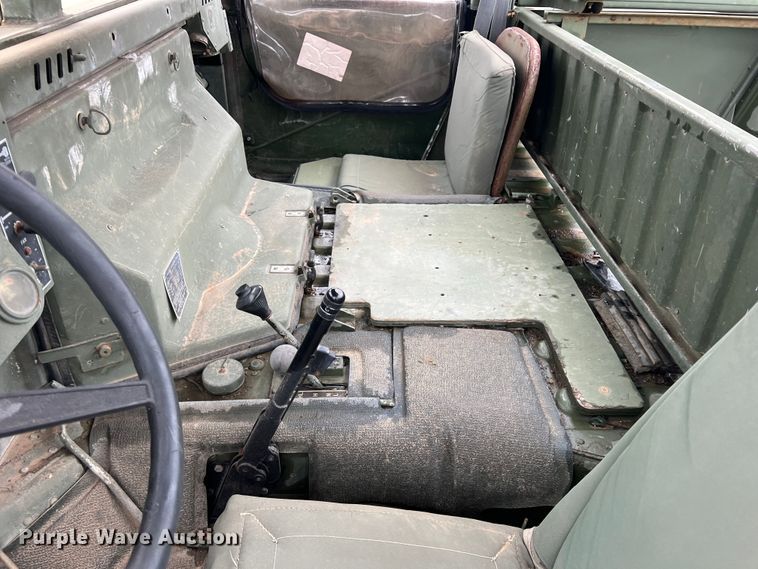 image for item DS2806 Am General M1097R1 HMMWV  SUV