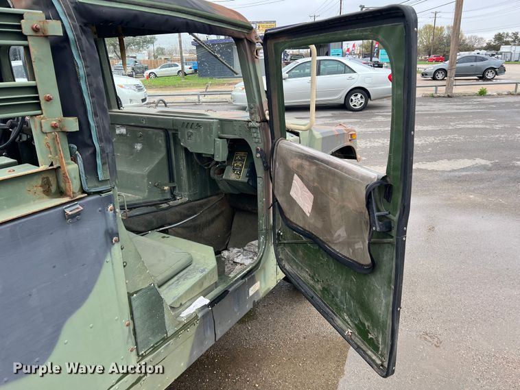 image for item DS2806 Am General M1097R1 HMMWV  SUV