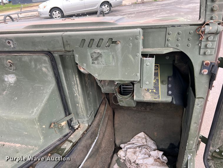 image for item DS2806 Am General M1097R1 HMMWV  SUV