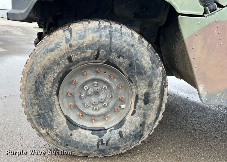 image for item DS2806 Am General M1097R1 HMMWV  SUV