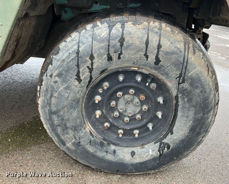 image for item DS2806 Am General M1097R1 HMMWV  SUV