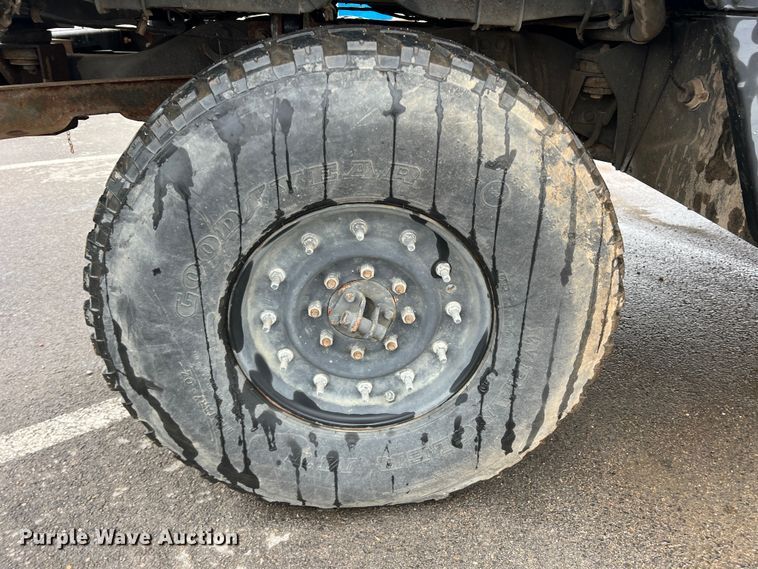 image for item DS2806 Am General M1097R1 HMMWV  SUV