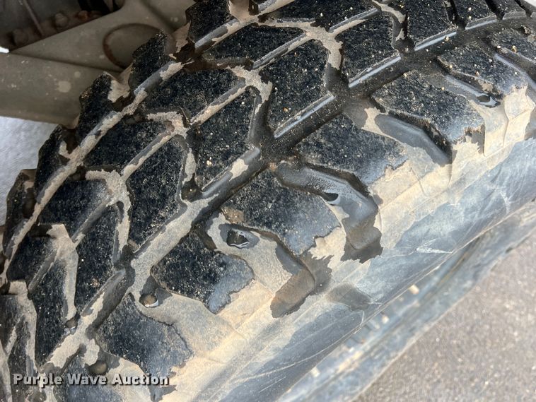 image for item DS2806 Am General M1097R1 HMMWV  SUV