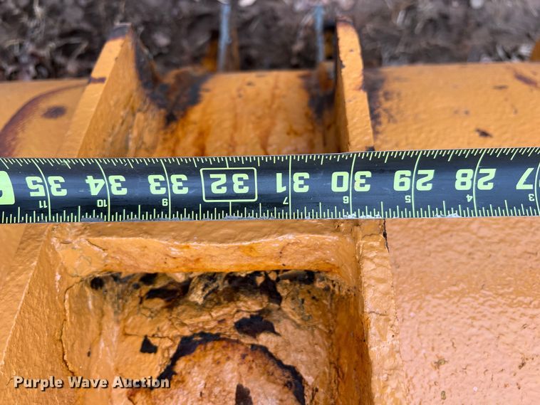 image for item DS2822 Wheel loader bucket