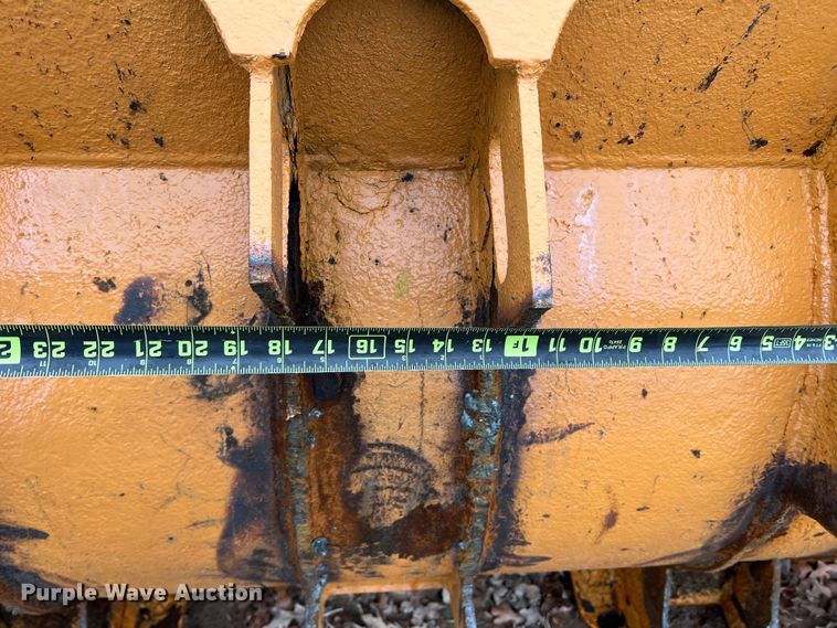 image for item DS2822 Wheel loader bucket
