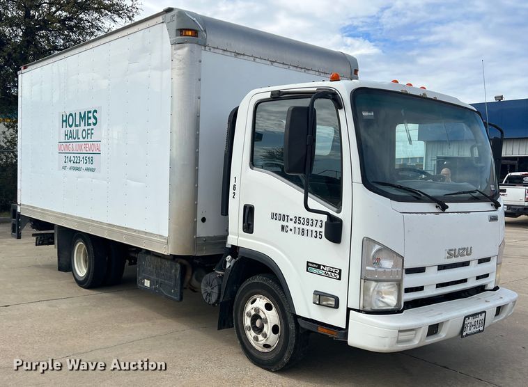image for item DS2837 2011 Isuzu NPR  box truck