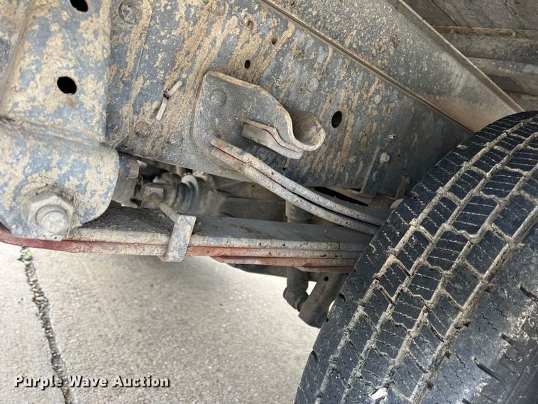 image for item DS2837 2011 Isuzu NPR  box truck