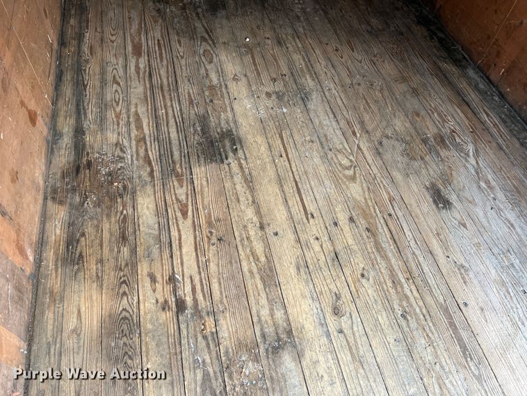 image for item DS2837 2011 Isuzu NPR  box truck