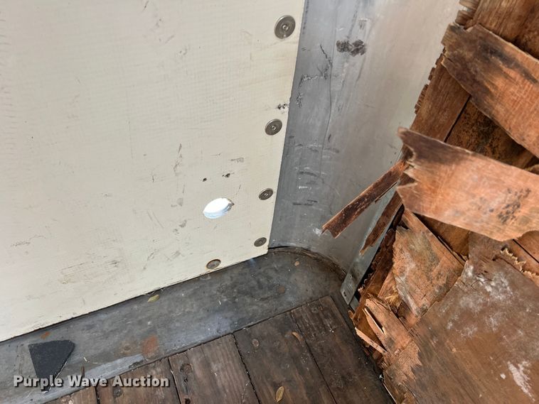 image for item DS2837 2011 Isuzu NPR  box truck