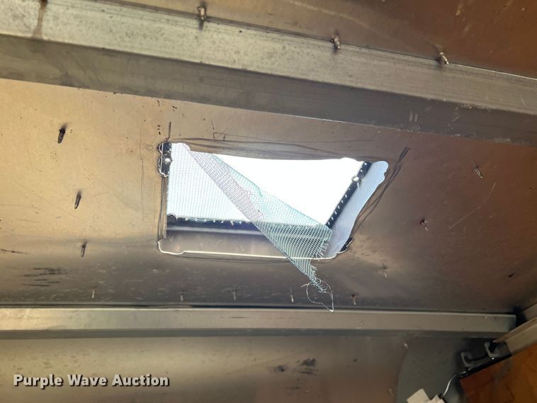 image for item DS2837 2011 Isuzu NPR  box truck