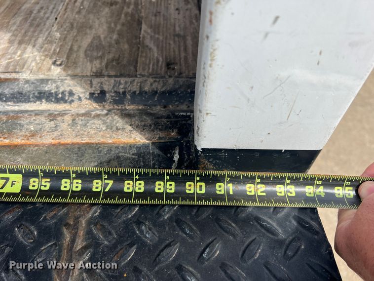 image for item DS2837 2011 Isuzu NPR  box truck