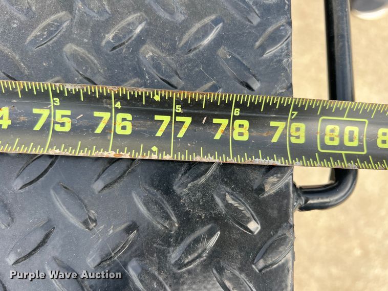 image for item DS2837 2011 Isuzu NPR  box truck