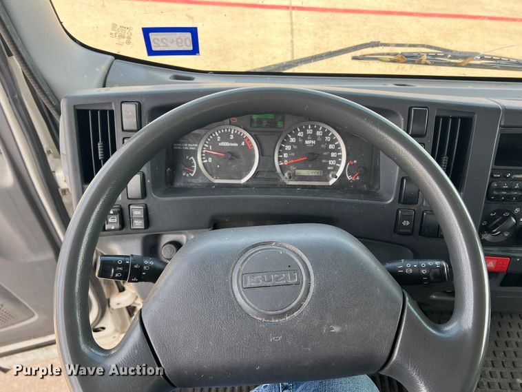 image for item DS2837 2011 Isuzu NPR  box truck