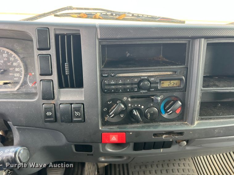 image for item DS2837 2011 Isuzu NPR  box truck