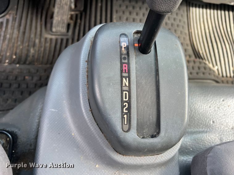 image for item DS2837 2011 Isuzu NPR  box truck