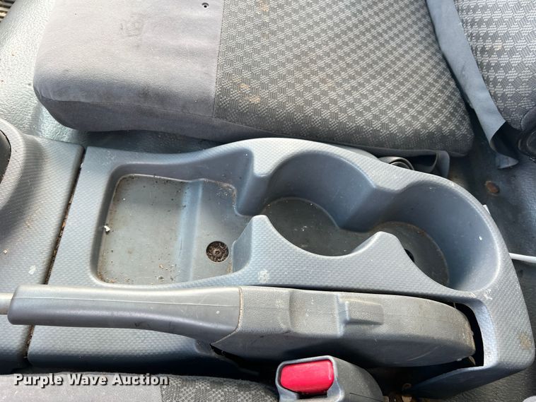 image for item DS2837 2011 Isuzu NPR  box truck