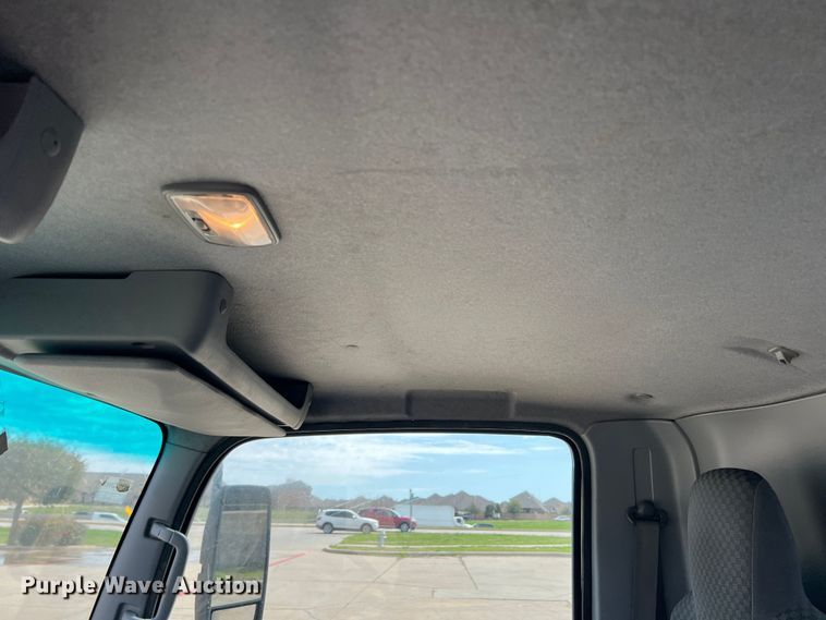 image for item DS2837 2011 Isuzu NPR  box truck