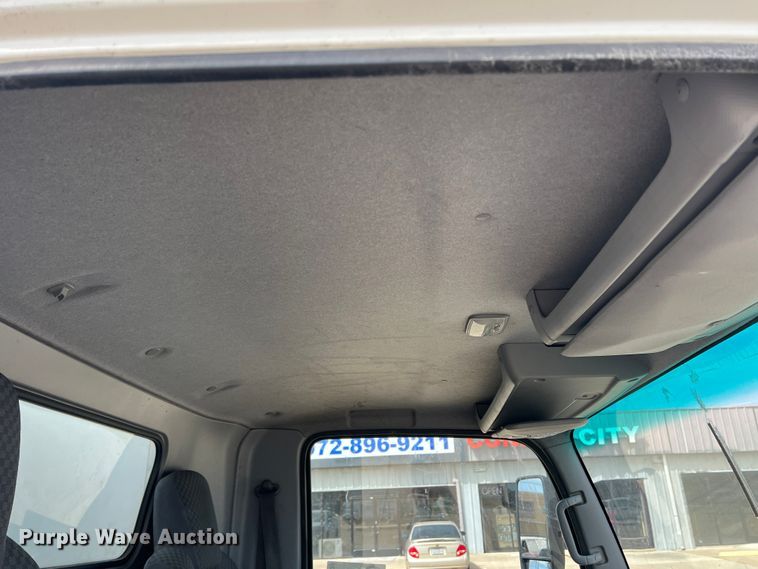 image for item DS2837 2011 Isuzu NPR  box truck