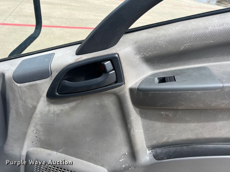 image for item DS2837 2011 Isuzu NPR  box truck