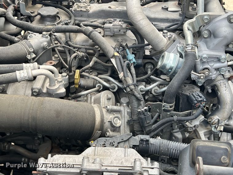 image for item DS2837 2011 Isuzu NPR  box truck