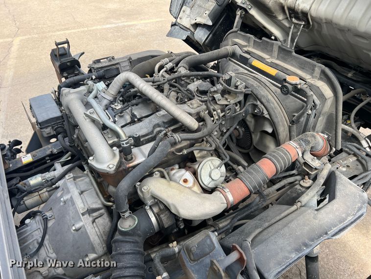 image for item DS2837 2011 Isuzu NPR  box truck