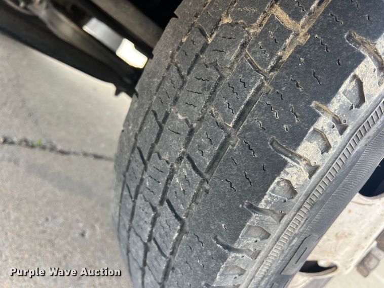 image for item DS2837 2011 Isuzu NPR  box truck