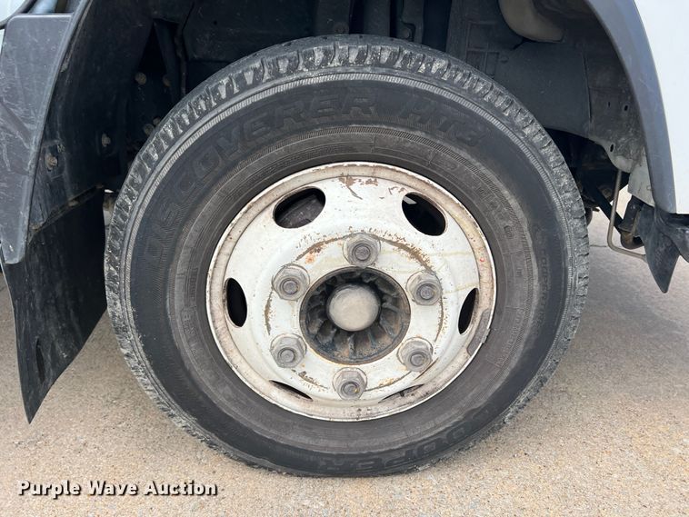 image for item DS2837 2011 Isuzu NPR  box truck