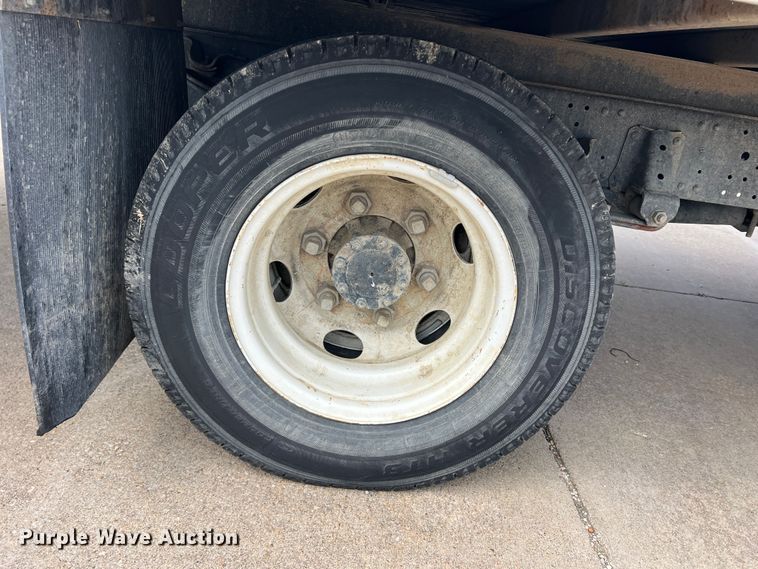 image for item DS2837 2011 Isuzu NPR  box truck