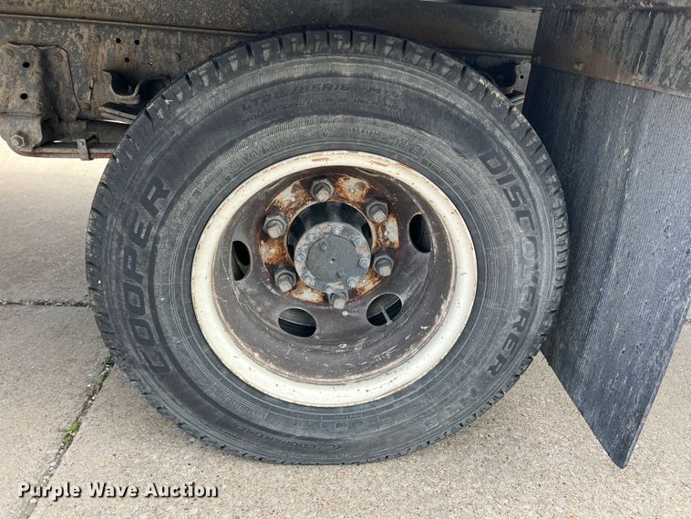 image for item DS2837 2011 Isuzu NPR  box truck