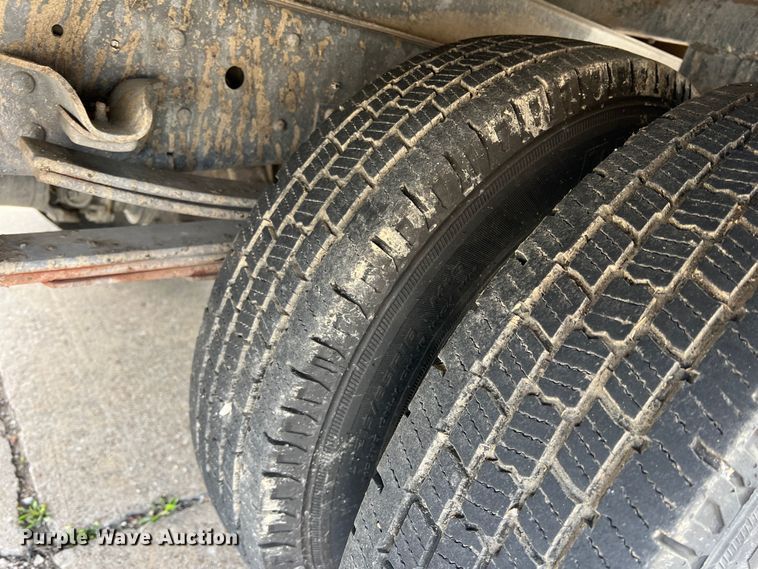 image for item DS2837 2011 Isuzu NPR  box truck