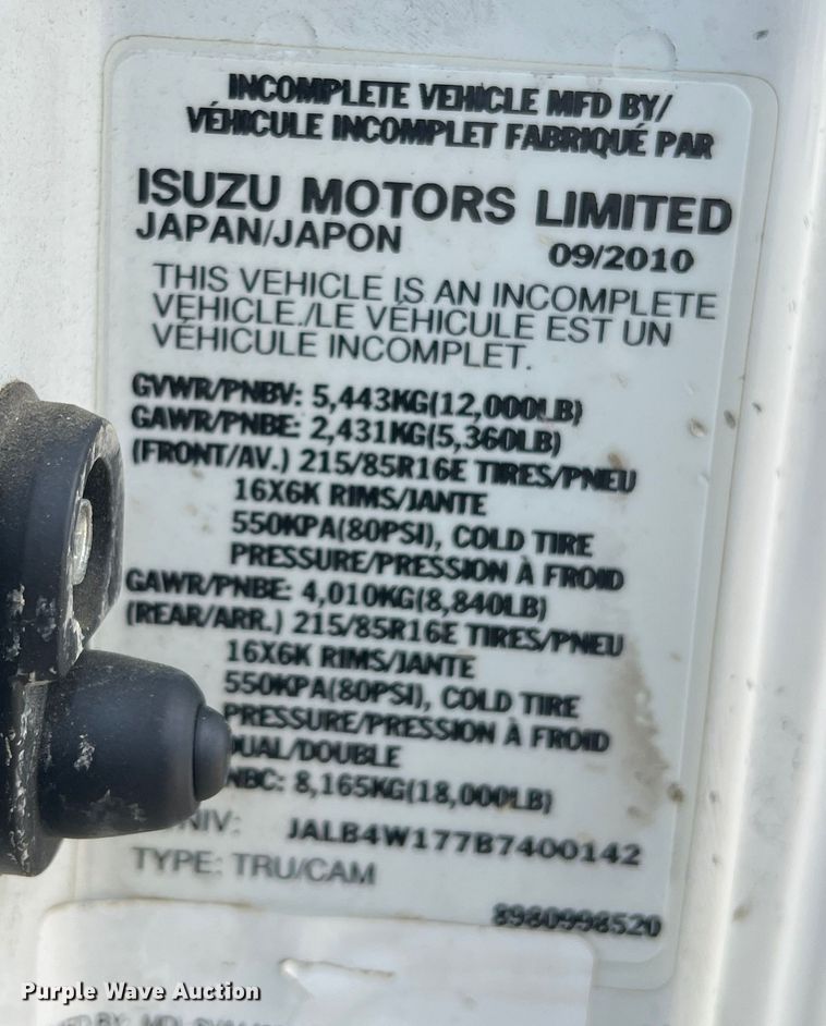 image for item DS2837 2011 Isuzu NPR  box truck