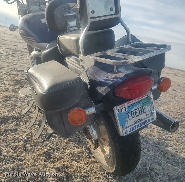 image for item GP9602 2002 Suzuki VZ800K2 Marauder  motorcycle