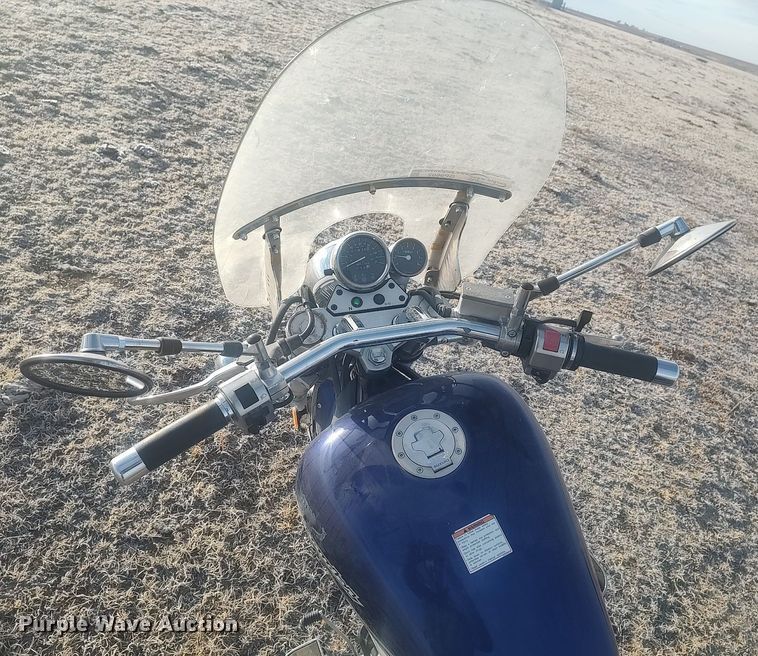 image for item GP9602 2002 Suzuki VZ800K2 Marauder  motorcycle