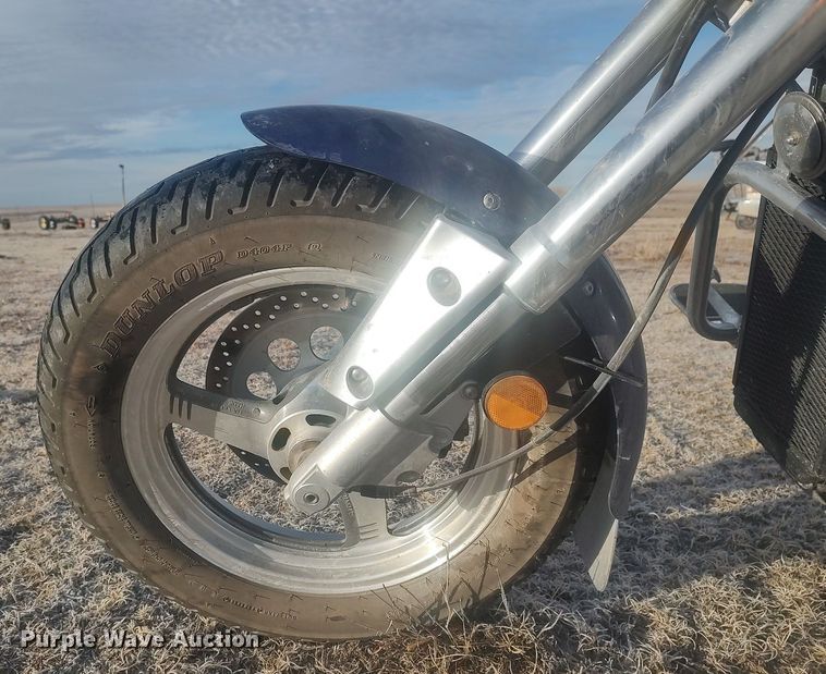 image for item GP9602 2002 Suzuki VZ800K2 Marauder  motorcycle