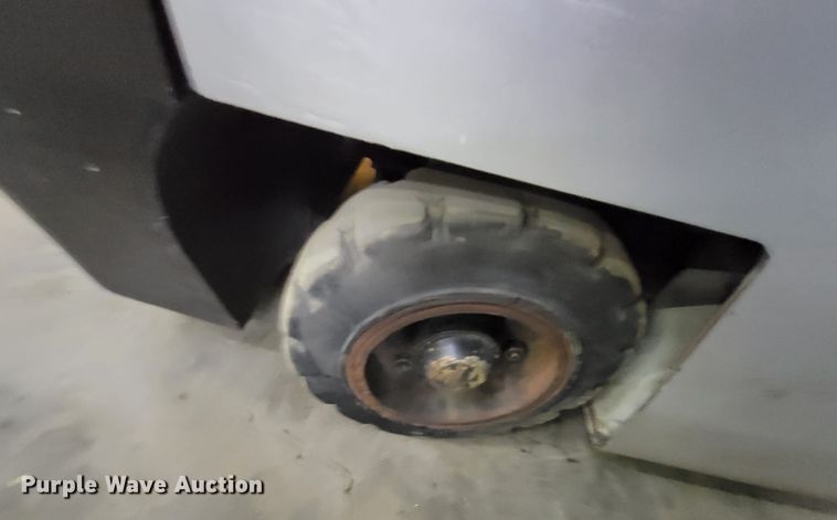 image for item HG9433 Komatsu 15  forklift