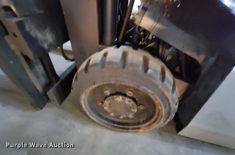 image for item HG9433 Komatsu 15  forklift