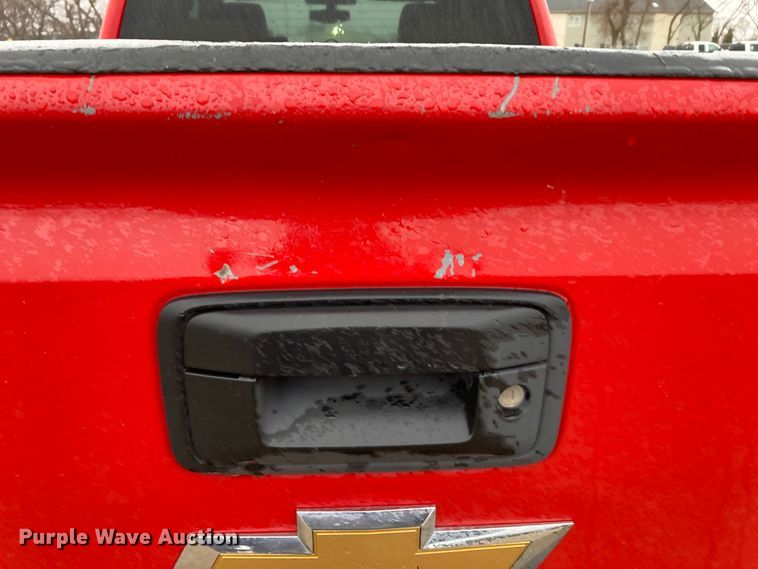 image for item HN9829 2015 Chevrolet Silverado 1500  Double Cab pickup truck