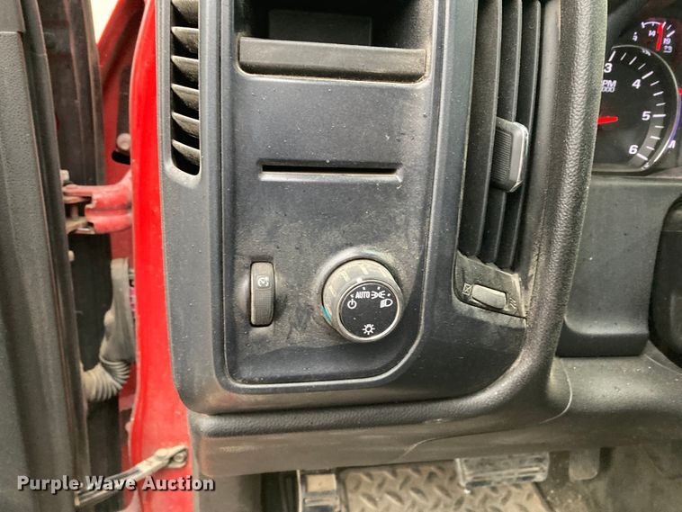 image for item HN9829 2015 Chevrolet Silverado 1500  Double Cab pickup truck