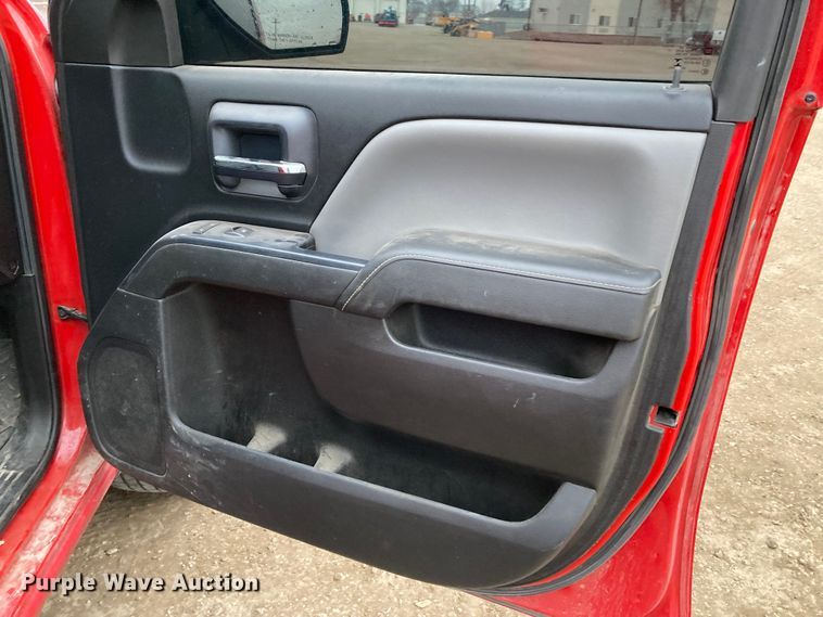 image for item HN9829 2015 Chevrolet Silverado 1500  Double Cab pickup truck