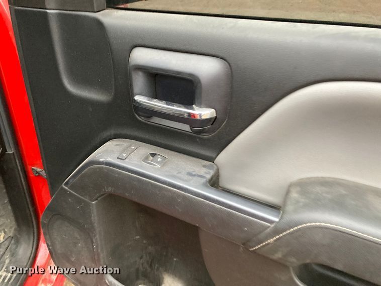 image for item HN9829 2015 Chevrolet Silverado 1500  Double Cab pickup truck