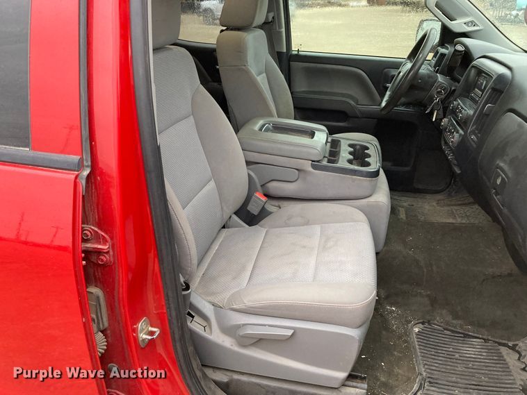 image for item HN9829 2015 Chevrolet Silverado 1500  Double Cab pickup truck