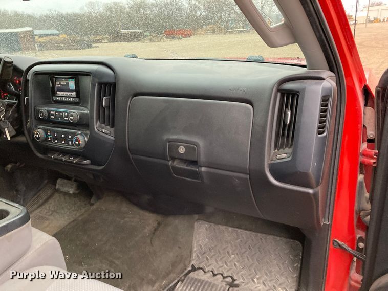 image for item HN9829 2015 Chevrolet Silverado 1500  Double Cab pickup truck