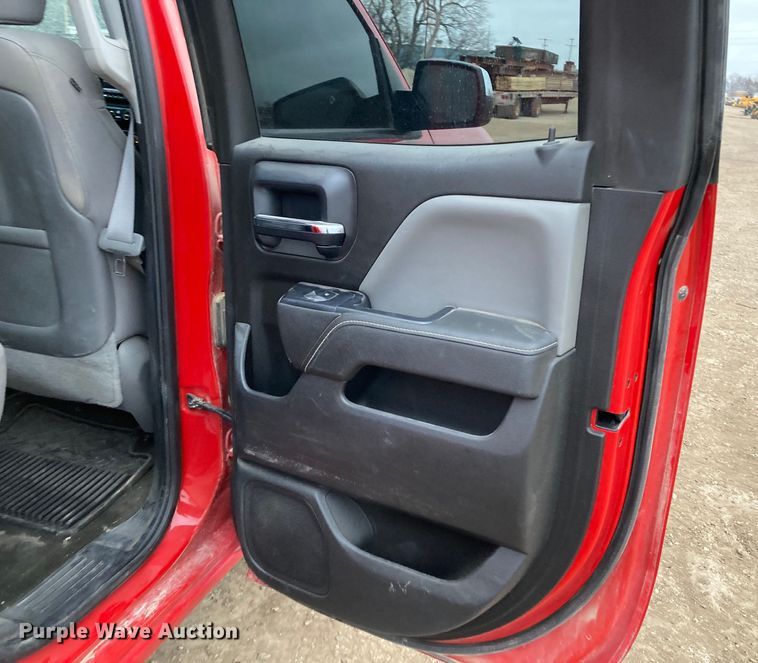 image for item HN9829 2015 Chevrolet Silverado 1500  Double Cab pickup truck