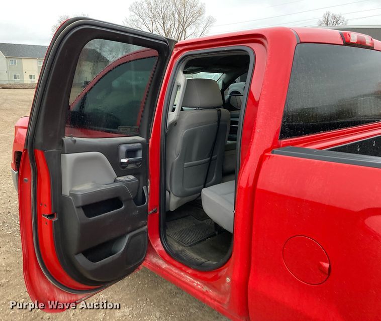 image for item HN9829 2015 Chevrolet Silverado 1500  Double Cab pickup truck