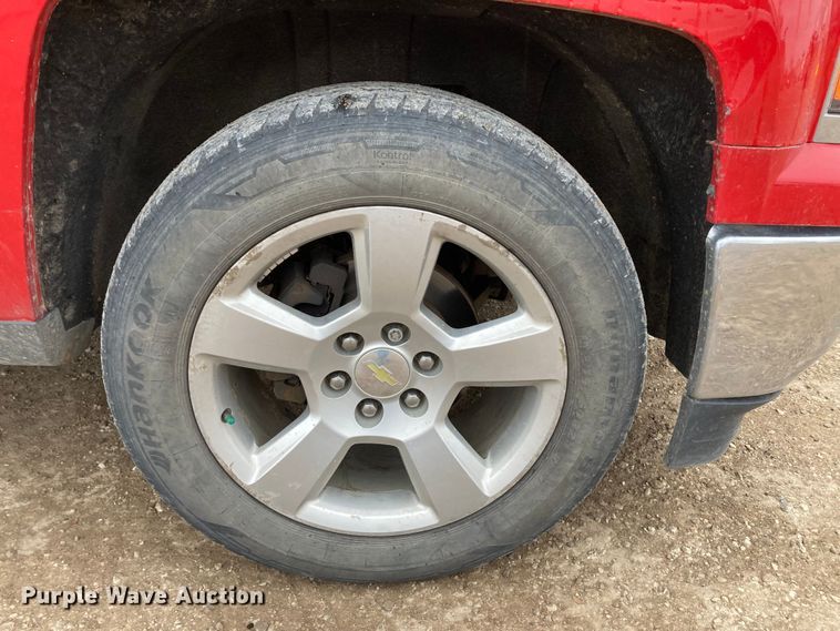 image for item HN9829 2015 Chevrolet Silverado 1500  Double Cab pickup truck