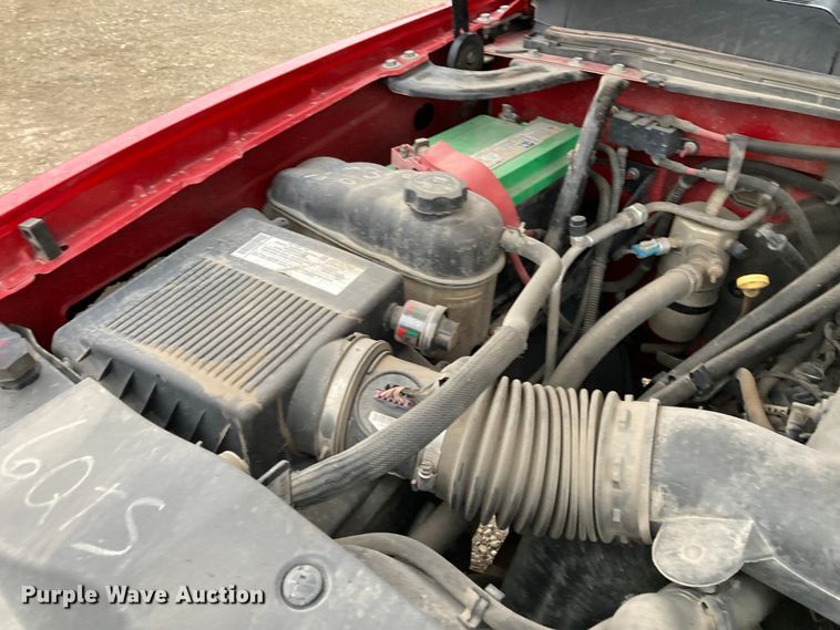 image for item HN9831 2007 Chevrolet Silverado 2500HD  Ext. Cab flatbed pickup truck