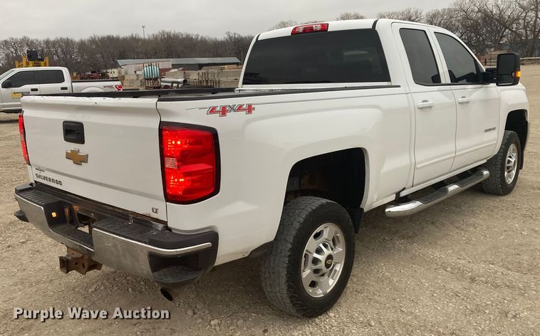 image for item HN9832 2016 Chevrolet Silverado 2500HD  Double Cab pickup truck